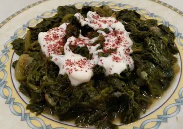 Spinach with yoghurt